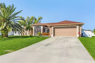 810 SW 10th Pl, Cape Coral, FL 33991 - Photo 1