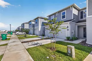 403 Sol Vis Dr, Dundee, FL 33838 - Photo 1