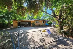 1127 Robinson Ave, Apopka, FL 32703 - Photo 1