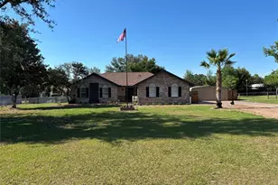 9801 SE Sunset Harbor Rd, Summerfield, FL 34491 - Photo 1