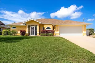 176 Mark Twain Ln, Rotonda West, FL 33947 - Photo 1