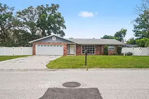 2135 NE 6th Pl, Ocala, FL 34470 - Photo 1