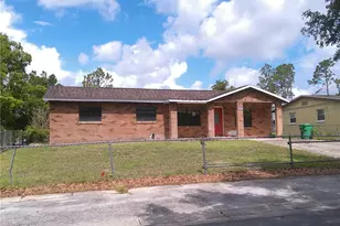 912 Oakhurst Dr, Deland, FL 32720 - Photo 1