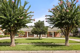 1523 Lake Shore Dr, Orlando, FL 32803 - Photo 1