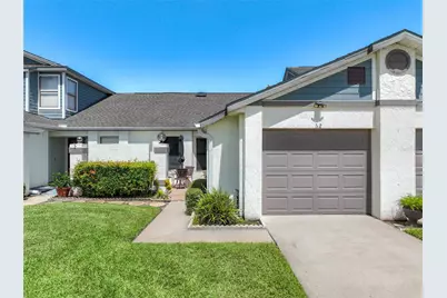 62 Lakepointe Circle, Kissimmee, FL 34743 - Photo 1