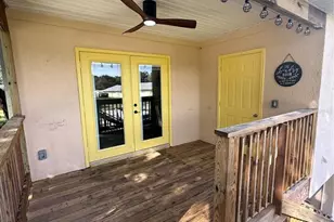 247 NE 4th St, Crystal River, FL 34429 - Photo 1
