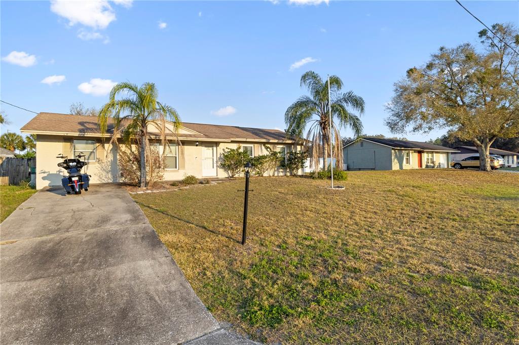 1215 Padgett Cir, Lady Lake, FL 32159 MLS OM673594 Coldwell Banker