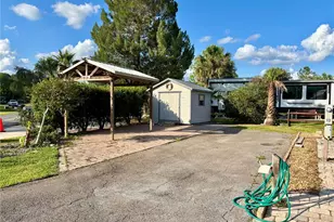 2927 NE 102nd Ave Rd, Silver Springs, FL 34488 - Photo 1
