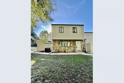 2214 NE 45th Avenue #3, Ocala, FL 34470 - Photo 1