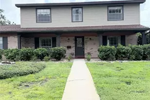 517 Rollingview Dr, Temple Terrace, FL 33617 - Photo 1