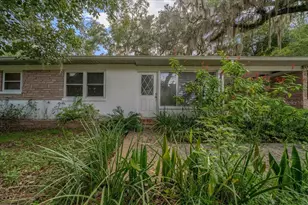 918 NE 10th Ave, Ocala, FL 34470 - Photo 1