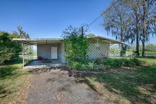 426 NW 5th Rd, Lake Panasoffkee, FL 33538 - Photo 1