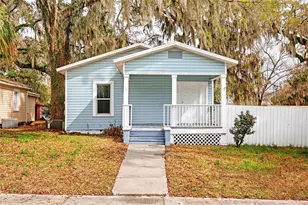 728 McKenzie St, Leesburg, FL 34748 - Photo 1