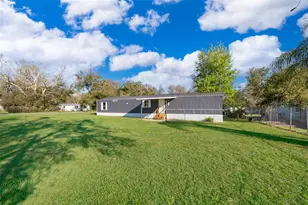 101 Caroline Ave, Lady Lake, FL 32159 - Photo 1