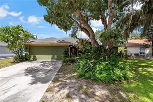 3408 Cove Ct W, Winter Haven, FL 33880 - Photo 1