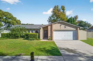 604 Pine Forest Dr, Brandon, FL 33511 - Photo 1