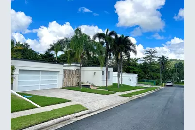 E-2-E-98 4 Street #D-9, Guaynabo, PR 00969 - Photo 1