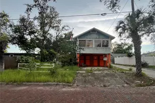 212 48th St N, Saint Petersburg, FL 33713 - Photo 1