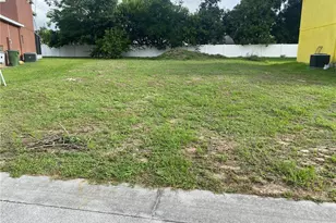 1304 Salisbury Dr, Winter Haven, FL 33881 - Photo 1