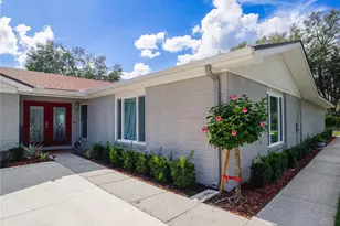 123 Lakeview Dr, Auburndale, FL 33823 - Photo 1