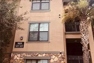 909 Charo Pkwy, Davenport, FL 33897 - Photo 1