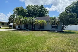 418 Poinciana Cir, Kissimmee, FL 34744 - Photo 1