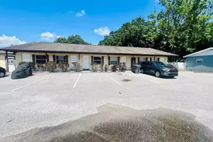 979 Berkley Rd, Auburndale, FL 33823 - Photo 1