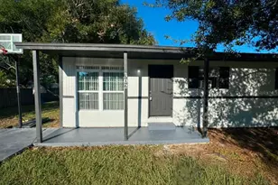 302 Sherwood Dr, Fort Meade, FL 33841 - Photo 1