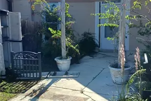 417 Club Cir, Lakeshore, FL 33854 - Photo 1