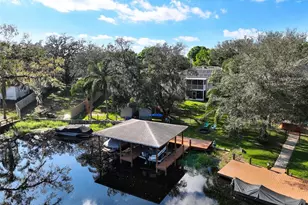 11812 Lakeshore Dr, Clermont, FL 34711 - Photo 1