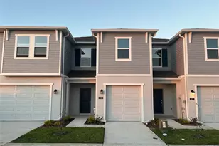 313 Sol Vis Dr, Dundee, FL 33838 - Photo 1