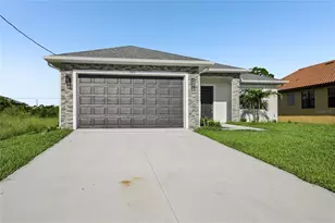 183 Wright Dr, Rotonda West, FL 33947 - Photo 1