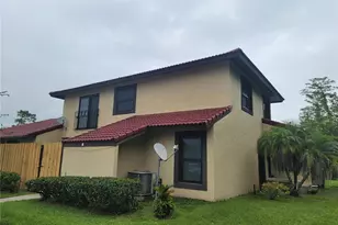 456 Hunter Cir, Kissimmee, FL 34758 - Photo 1