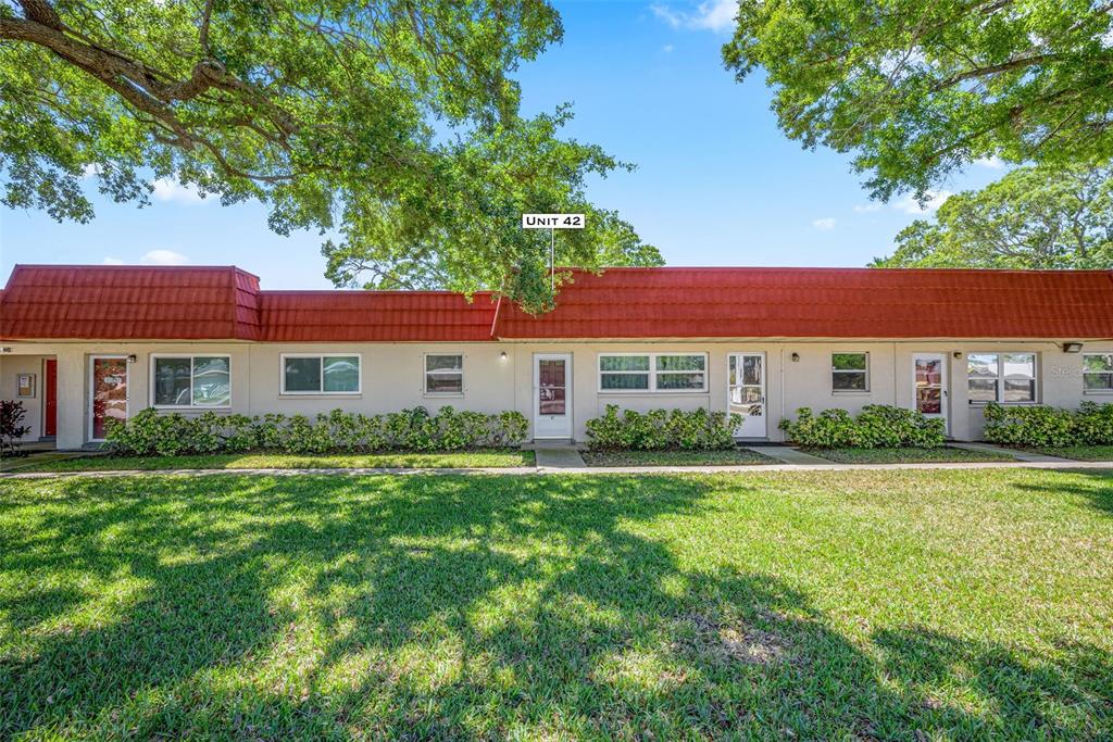 5870 38th Ave N 42, Saint Petersburg, FL 33710 MLS T3435352