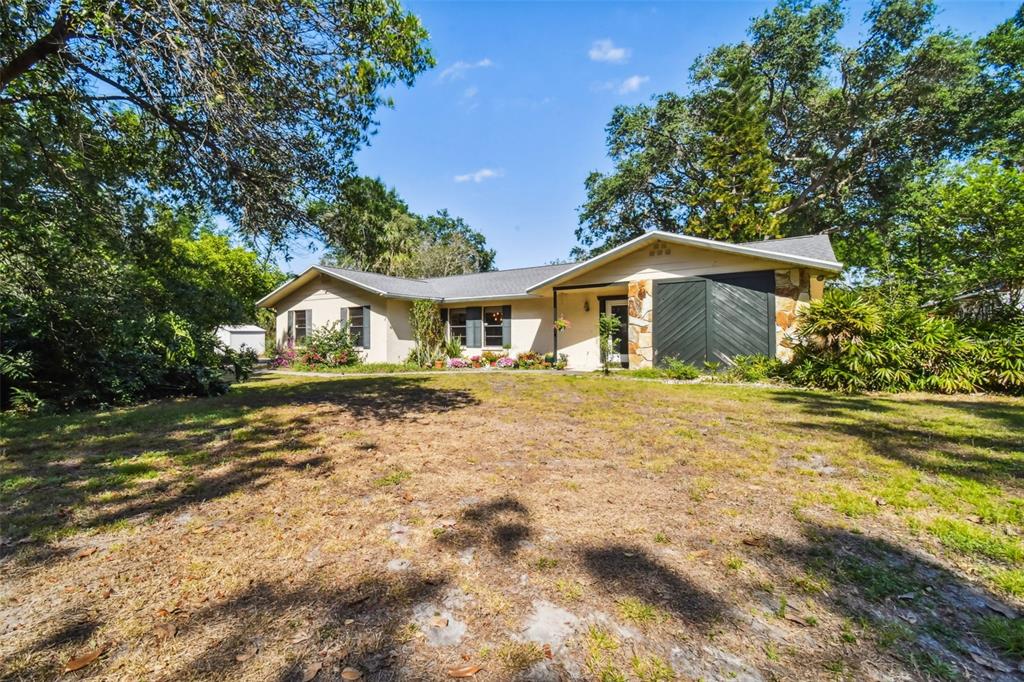 10126 Bryant Rd, Lithia, FL 33547 - MLS T3436102 - Coldwell Banker