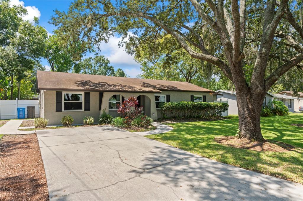 3220 Acacia St St, Lutz, FL 33558 - MLS T3466096 - Coldwell Banker