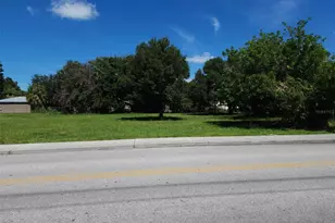 612 13th Ave W, Bradenton, FL 34205 - Photo 1