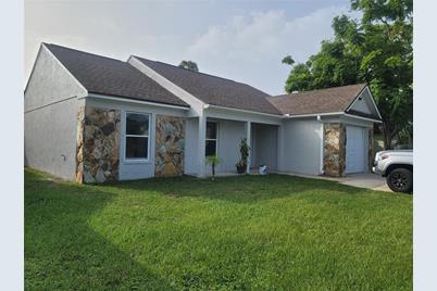 9010 Dacena Villa Place, Tampa, FL 33635 - Photo 1