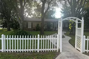 10520 Henderson Rd, Tampa, FL 33625 - Photo 1