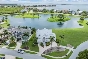 2118 Harbour Watch Dr, Tarpon Springs, FL 34689 - Photo 1