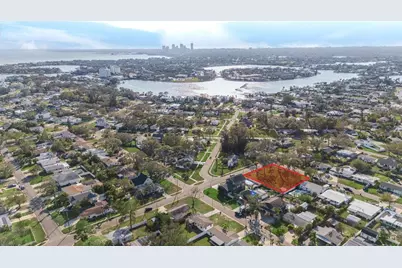 1535 Connecticut Avenue NE, Saint Petersburg, FL 33703 - Photo 1
