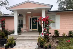 200 Carmona Way NE, Saint Petersburg, FL 33704 - Photo 1