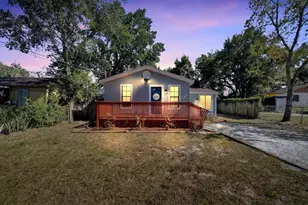 9605 N 12th St, Tampa, FL 33612 - Photo 1