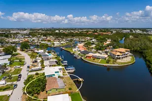 9439 Sun Isle Dr NE, Saint Petersburg, FL 33702 - Photo 1