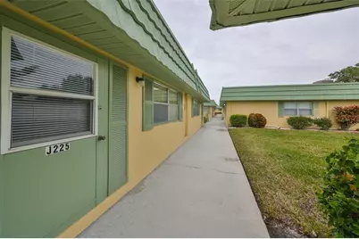 102 Cambridge Trail #225, Sun City Center, FL 33573 - Photo 1