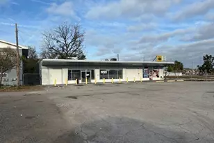 625 S Collins St, Plant City, FL 33563 - Photo 1