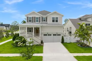 323 Appian Way NE, Saint Petersburg, FL 33704 - Photo 1