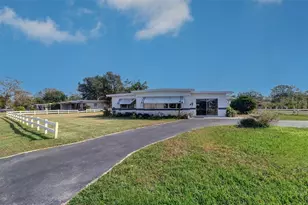 1235 45th St N, Saint Petersburg, FL 33713 - Photo 1