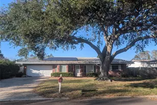 13913 Dominica Dr, Seminole, FL 33776 - Photo 1