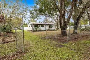 2605 Shady Grove Ln, Plant City, FL 33565 - Photo 1